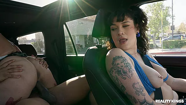 Amateure Interracial, Amateur Dreier, Fette Frauen Mit Großen Arsch, Dreier Creampie, T Towiert Hard