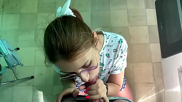 Kitchen Amatör, Amatör Anne, Genc Oral Seks, Esmer Anne, Içine Boşalma, Genc Creampie, Genç, Mutfak