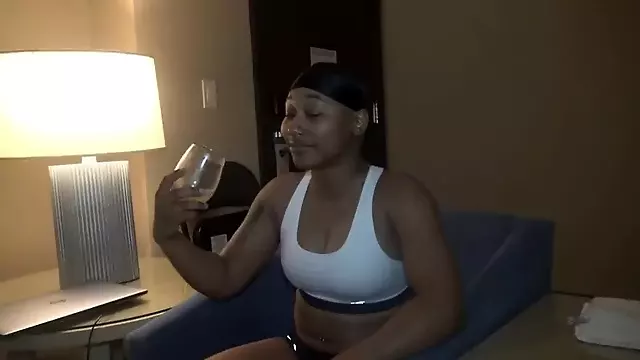 Lesbian Reverts By To BBC By Giving Sloppy Head- DSLAF