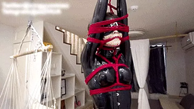 Asien Bondage, Asiatin Kotzt, Gefesselt Gagged, Gummi Bondage, Fesseln Und Peitschen, Chinafrauenficken