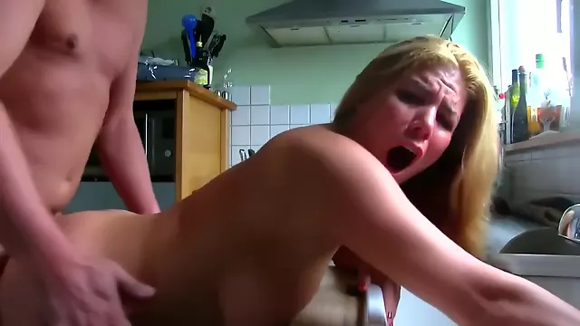 Große Brüste Amateur, Vollbusen Doggysstyle, Zwischen Titten Abspritzen, Großer Arsch Blonde Milf