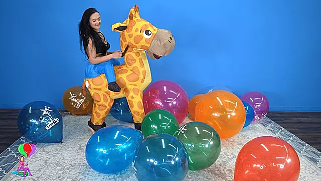 Roxy Pops Toys R Us Balloons While Riding 'Geoffrey' HD (1920x1080)