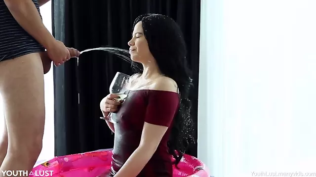 Busty किशोरों, वीर्य निकालना किशोरी, चूत का माल, पेशाब मुँह, गरम जवानी, बगल, मूतना, सेक्सी, किशोरी काले बाल वाली