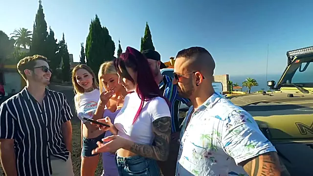 Blondynka I Brunetka Ruchana, Blond Milf, Blondynki Tatuaż, Brunetki Milf, Brunetka Tatuaz