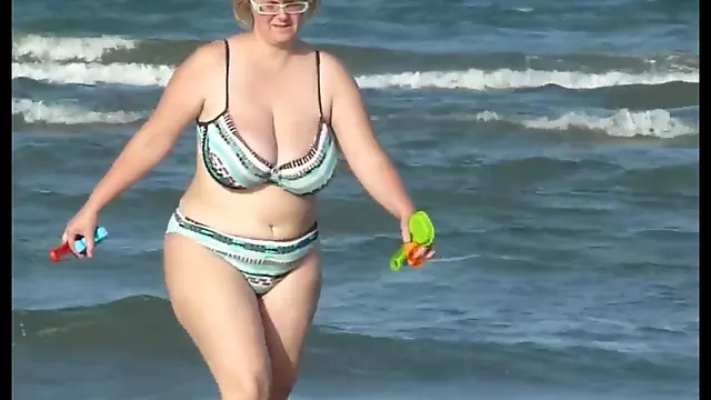 Tettone Spiaggia, Mamme Tettone Grassette, Mamma Amatoriali Tettone, Tette Enormi Milf, Guardoni Amatoriali Spiaggia